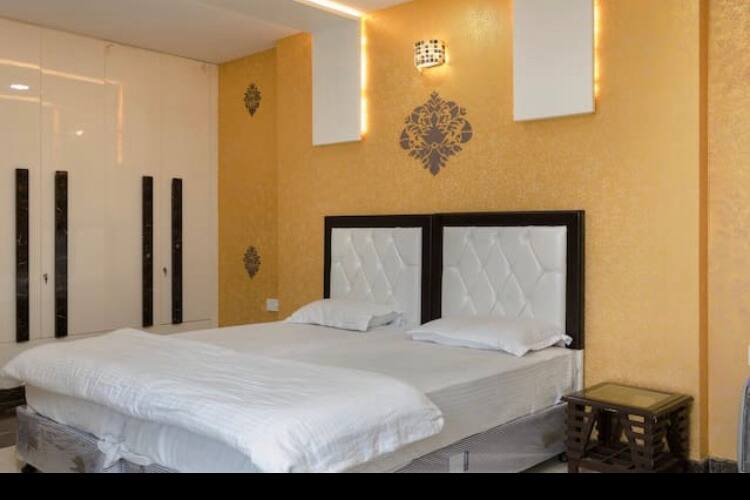 Luxurious! 4bhk apartment, New Delhi 5